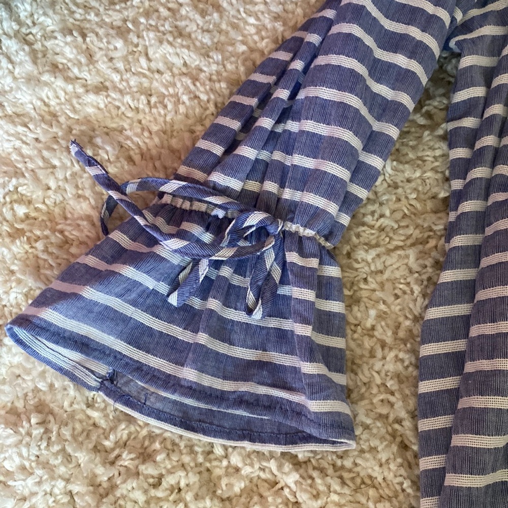 Jordann Stripped Blouse - Picture 15 of 16